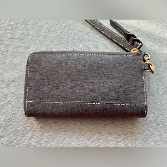 NWOT Dooney & Bourke Gray Wallet Wristlet with Gold Hardware New without tags - Picture 4 of 9